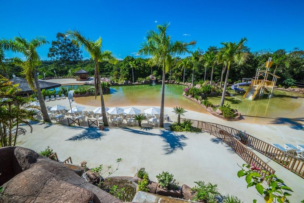 Mabu Thermas Grand Resort Foz do Iguaçu Exterior foto The lagoon at the resort