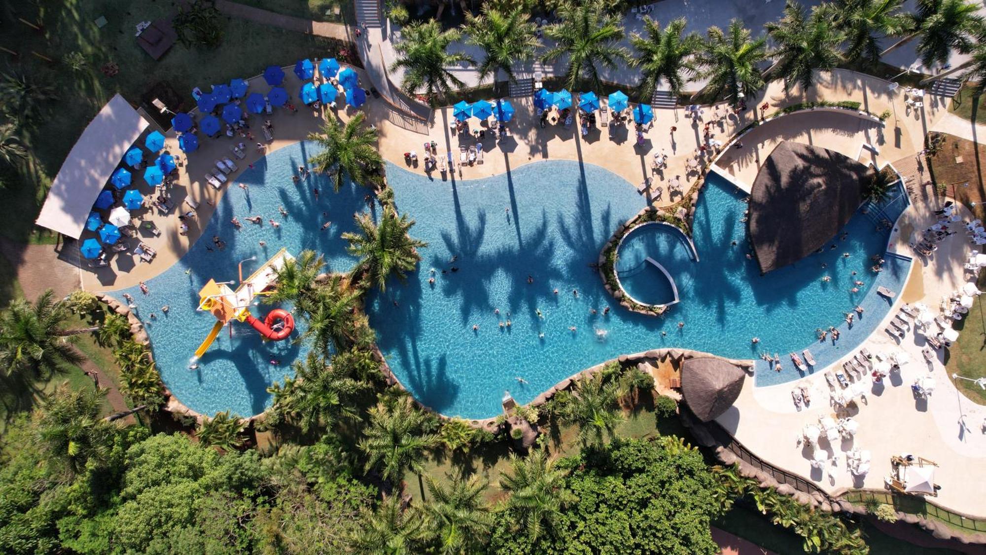 Mabu Thermas Grand Resort Foz do Iguaçu Exterior foto Aerial view of the water park